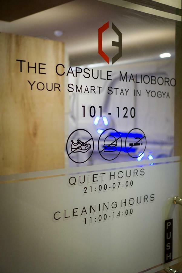 The Capsule Malioboro Yogyakarta Exterior foto